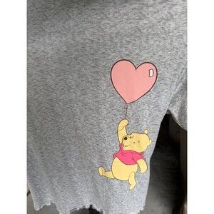 Disney Stores Winnie-the-Pooh XXL Valentine Heart Balloon Loose Fit  Cool Comfy